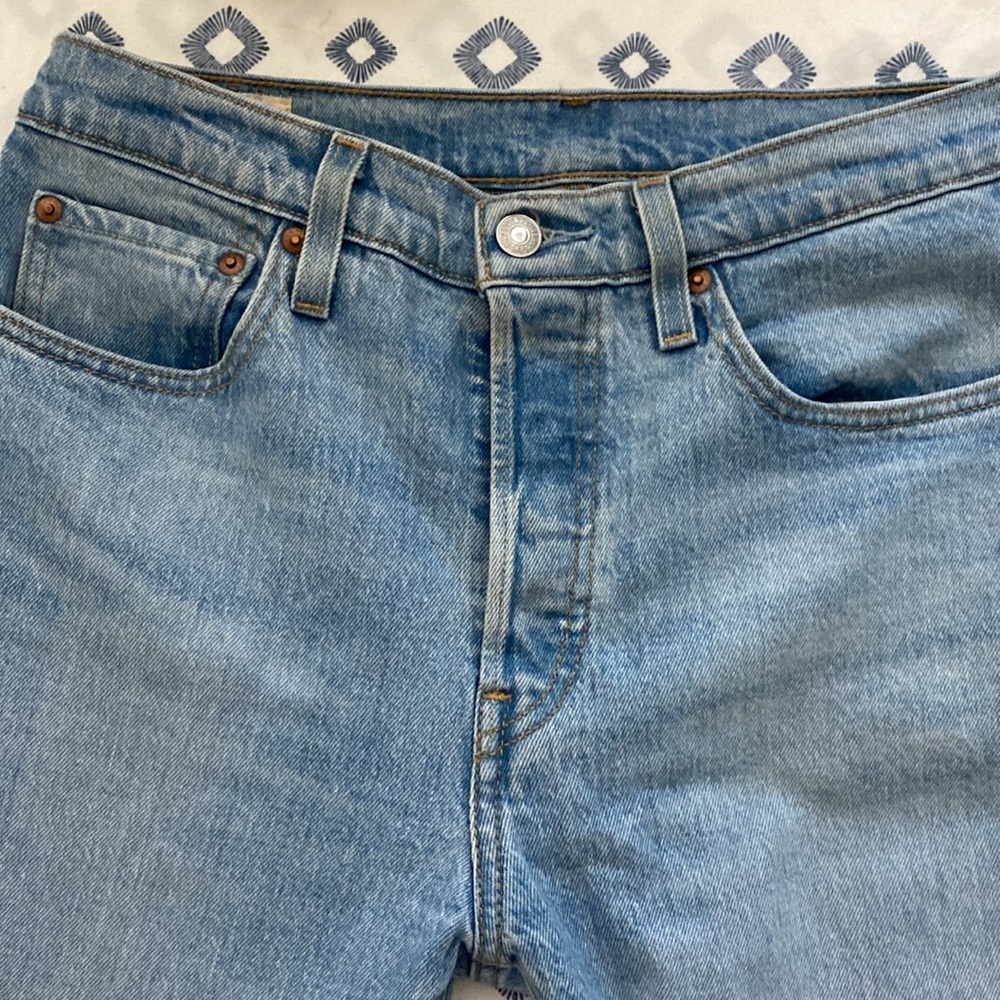 Levis 501 - Picture 2 of 5